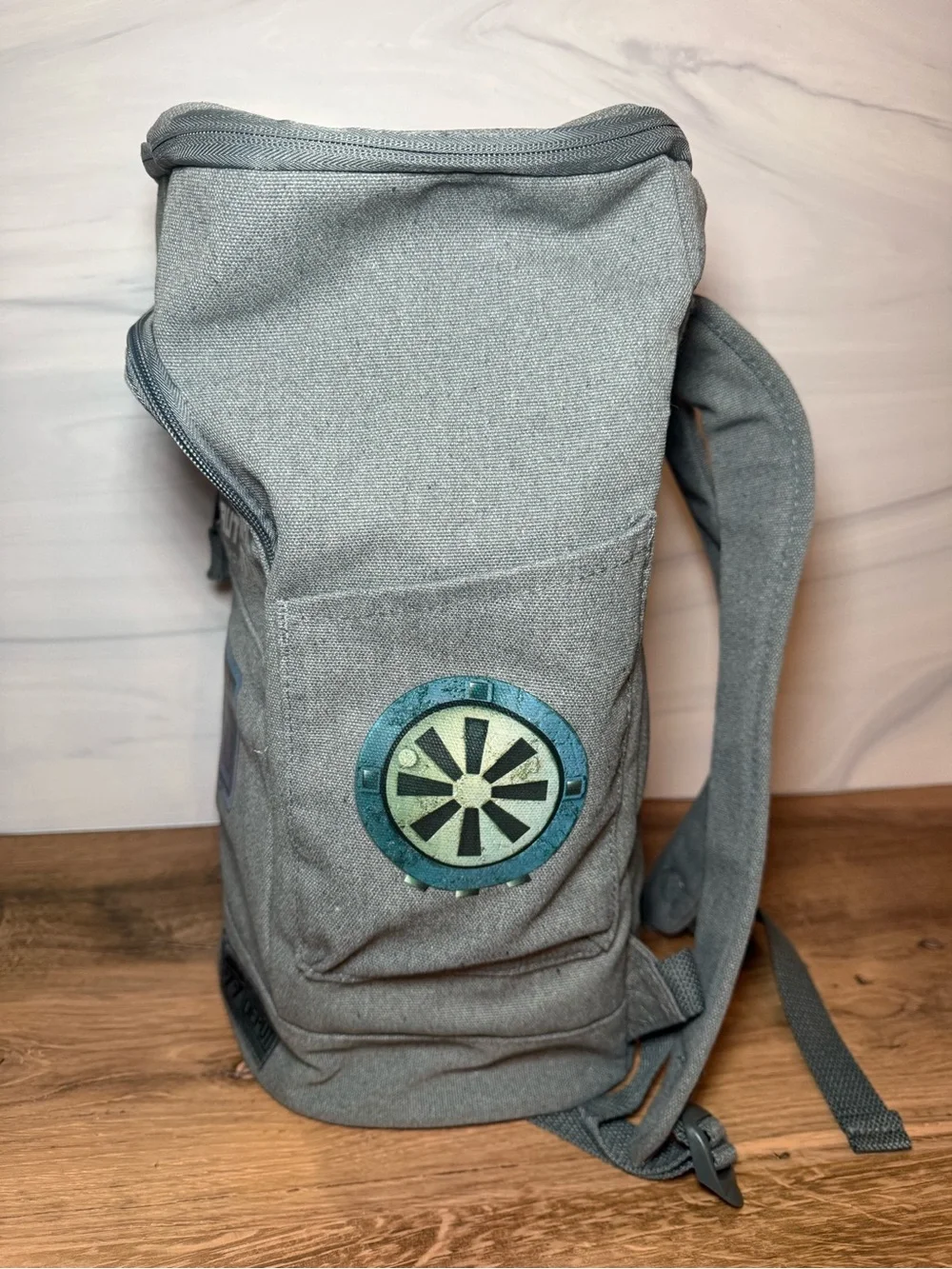 Disney Parks Star Wars Galaxy's Edge Droid Depot Astromech Carrier Backpack